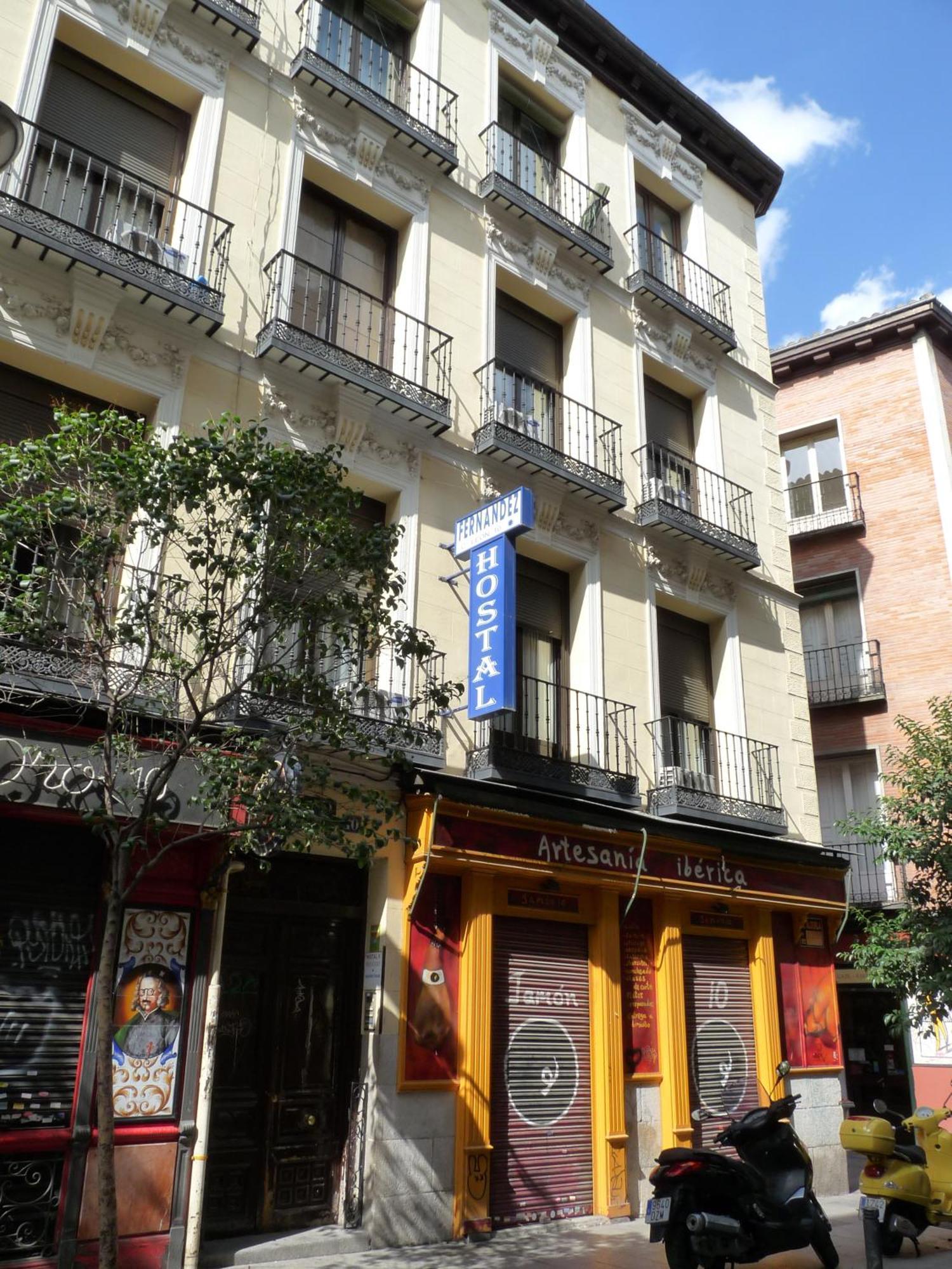 Hostal Fernandez Madrid Ngoại thất bức ảnh